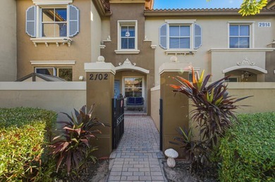 Spacious 3-bedroom, 2.5 bath unit built in 2006 with a - photo 1