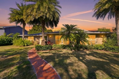 A 0.4 Acre Oversized Private Deep-Water Sanctuary Experience - photo 2
