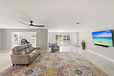 A 0.4 Acre Oversized Private Deep-Water Sanctuary Experience - photo 8