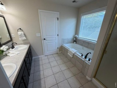 Professional photos soon! Welcome home, to timeless style - photo 11