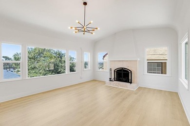 Welcome to 8227 Ney Ave in Oakland a well-positioned property - photo 3