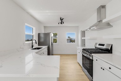 Welcome to 8227 Ney Ave in Oakland a well-positioned property - photo 4