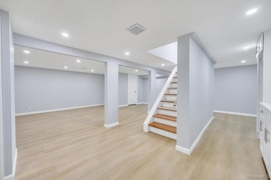 Welcome to this beautifully updated 3-bedroom, 2-bathroom Ranch - photo 19