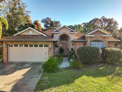 (private lake, pond, creek) Home Sale Pending in Deland Florida