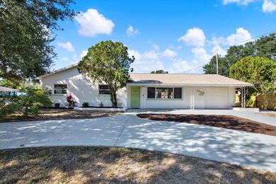 (private lake, pond, creek) Home For Sale in St. Petersburg Florida