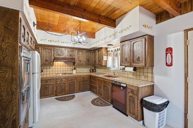 Offered for the first time in over 32 years, this family-owned - photo 10