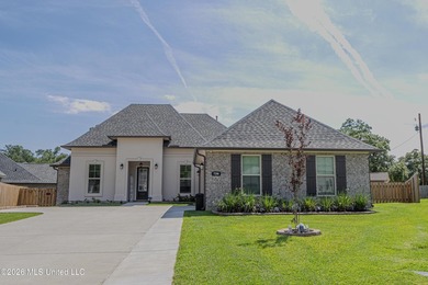 Welcome to LUXURY LIVING in the highly desirable, The Oaks Golf - photo 1