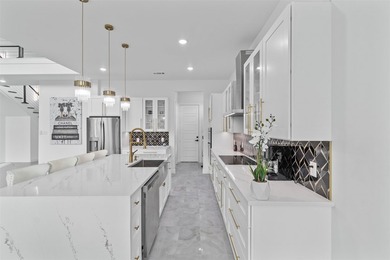 A TRUE REFLECTION OF THE BUILDER'S VISION OF MODERN LUXURY AND - photo 5