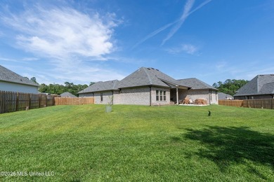 Welcome to LUXURY LIVING in the highly desirable, The Oaks Golf - photo 8
