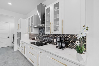 A TRUE REFLECTION OF THE BUILDER'S VISION OF MODERN LUXURY AND - photo 8