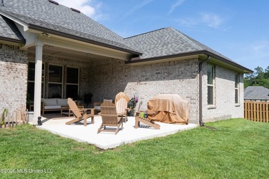 Welcome to LUXURY LIVING in the highly desirable, The Oaks Golf - photo 9