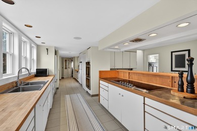 Where New England architecture meets timeless elegance! - photo 14