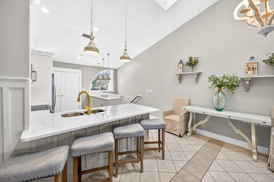 STUNNING UPSTAIRS CONDO WITH SWEEPING BAY & MARINA VIEWS IN - photo 21