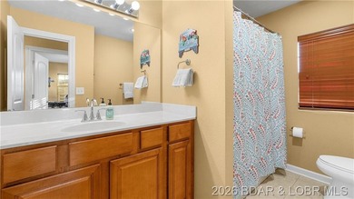 Welcome to this beautifully maintained 4-bedroom, 2 full and 1 - photo 23