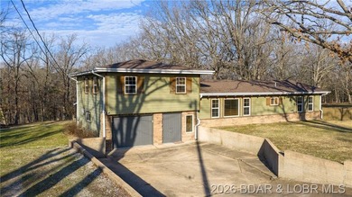 Welcome to this beautifully maintained 4-bedroom, 2 full and 1 - photo 28