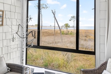 STUNNING UPSTAIRS CONDO WITH SWEEPING BAY & MARINA VIEWS IN - photo 29
