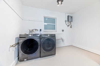 Welcome to this charming 3-bedroom, 2-bathroom single-story - photo 34