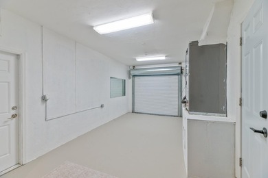 Welcome to this charming 3-bedroom, 2-bathroom single-story - photo 35