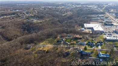 Welcome to this beautifully maintained 4-bedroom, 2 full and 1 - photo 39