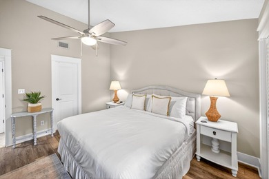 STUNNING UPSTAIRS CONDO WITH SWEEPING BAY & MARINA VIEWS IN - photo 43