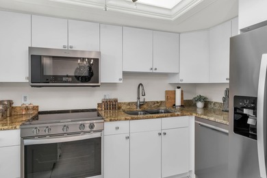 Luxurious 3-Level Townhome Near Marco Island's Crescent Beach - photo 3