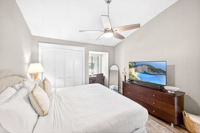 STUNNING UPSTAIRS CONDO WITH SWEEPING BAY & MARINA VIEWS IN - photo 44
