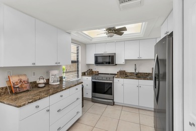 Luxurious 3-Level Townhome Near Marco Island's Crescent Beach - photo 4