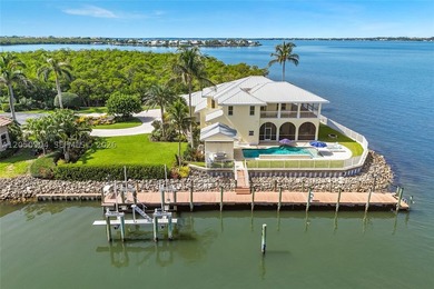 One of Hutchinson Island's gated premier deep-water Intracoastal - photo 7