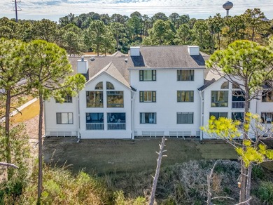 STUNNING UPSTAIRS CONDO WITH SWEEPING BAY & MARINA VIEWS IN - photo 56