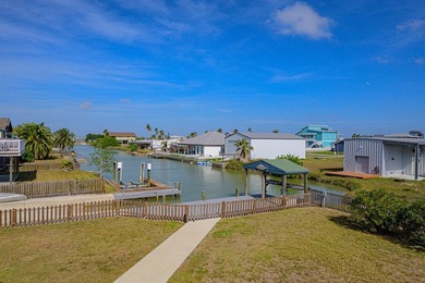 Waterfront living on a premier corner lot in Rockport! This - photo 14