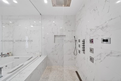 Welcome to Casa La Roca, located in the heart of Pinecrest. This - photo 17