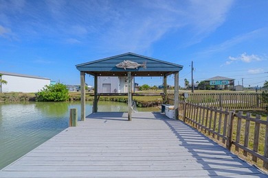 Waterfront living on a premier corner lot in Rockport! This - photo 17