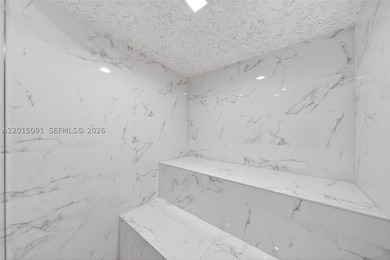 Welcome to Casa La Roca, located in the heart of Pinecrest. This - photo 20
