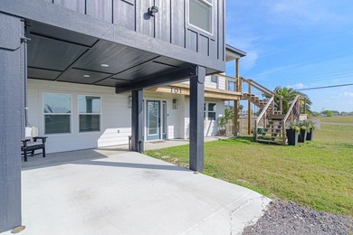Waterfront living on a premier corner lot in Rockport! This - photo 22