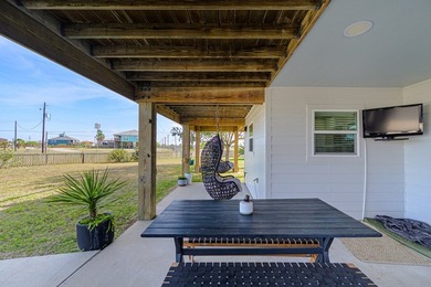 Waterfront living on a premier corner lot in Rockport! This - photo 25