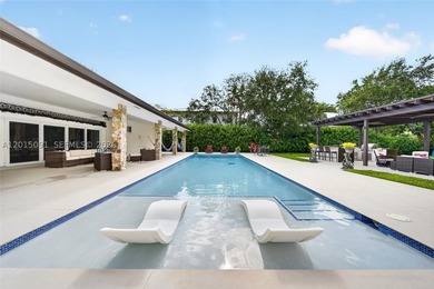Welcome to Casa La Roca, located in the heart of Pinecrest. This - photo 32