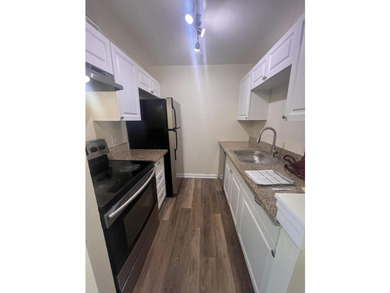 FOR SALE 2 bedroom 2 bathroom First floor condo. Cross Creek - photo 7
