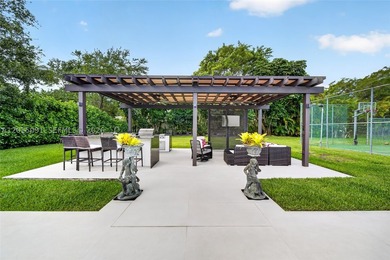 Welcome to Casa La Roca, located in the heart of Pinecrest. This - photo 46