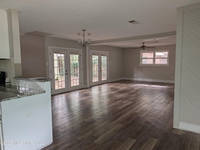 Summer is the perfect time to make your move, and this all-brick - photo 3
