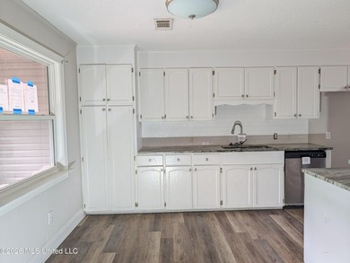 Summer is the perfect time to make your move, and this all-brick - photo 8