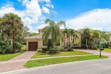 Welcome to this beautifully maintained 5-bedroom, 3-bath pool - photo 3