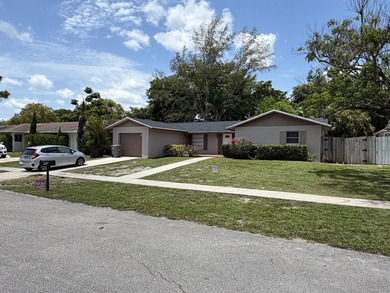 Exceptional opportunity in Boca Raton with NO HOA! This - photo 50