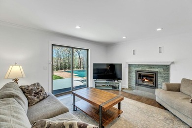 Tucked down a private, gated flag lot in the bustling hamlet of - photo 12