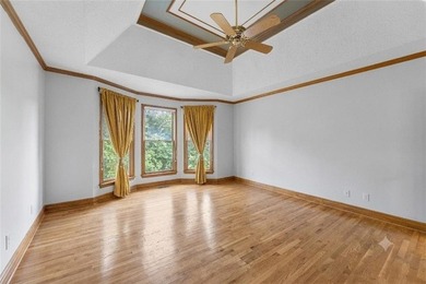 Stunning 4-bedroom, 3-bathroom home in the prestigious Lakewood - photo 13