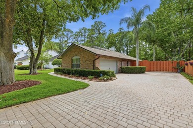 Welcome to this beautifully maintained 4-bedroom, 2.5-bath home - photo 4