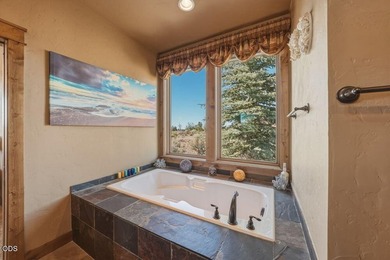 Welcome to this beautifully crafted home on the peaceful west - photo 18