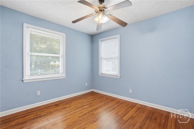 Charming and well-built 3-bedroom, 1-bath home offering solid - photo 21