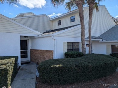 Lake Henderson Condo For Sale in Inverness Florida