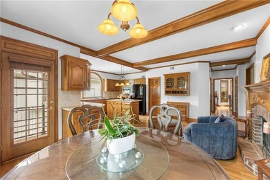 Stunning 4-bedroom, 3-bathroom home in the prestigious Lakewood - photo 25
