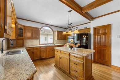 Stunning 4-bedroom, 3-bathroom home in the prestigious Lakewood - photo 30